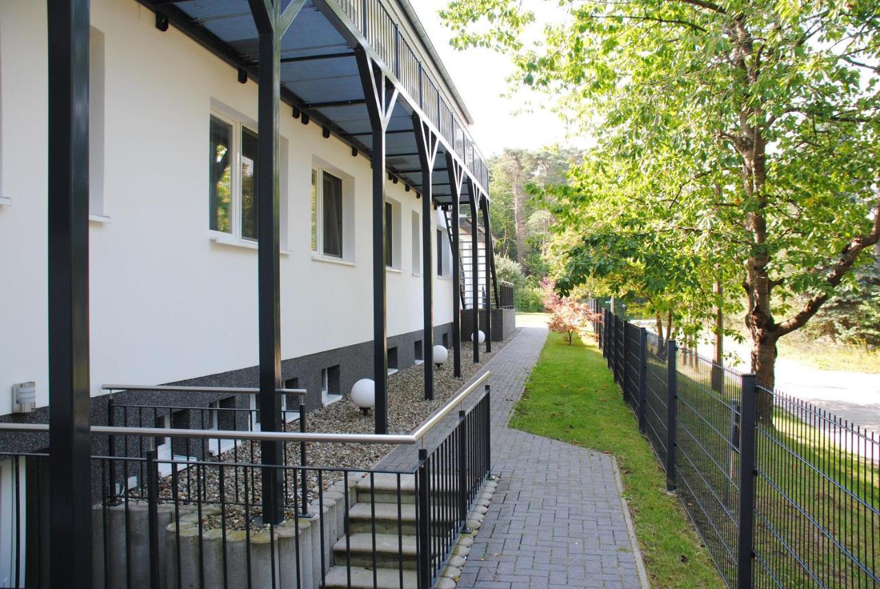 Appartementanlage-Ferienwohnungen Weisse Moewe Sassnitz Exterior photo