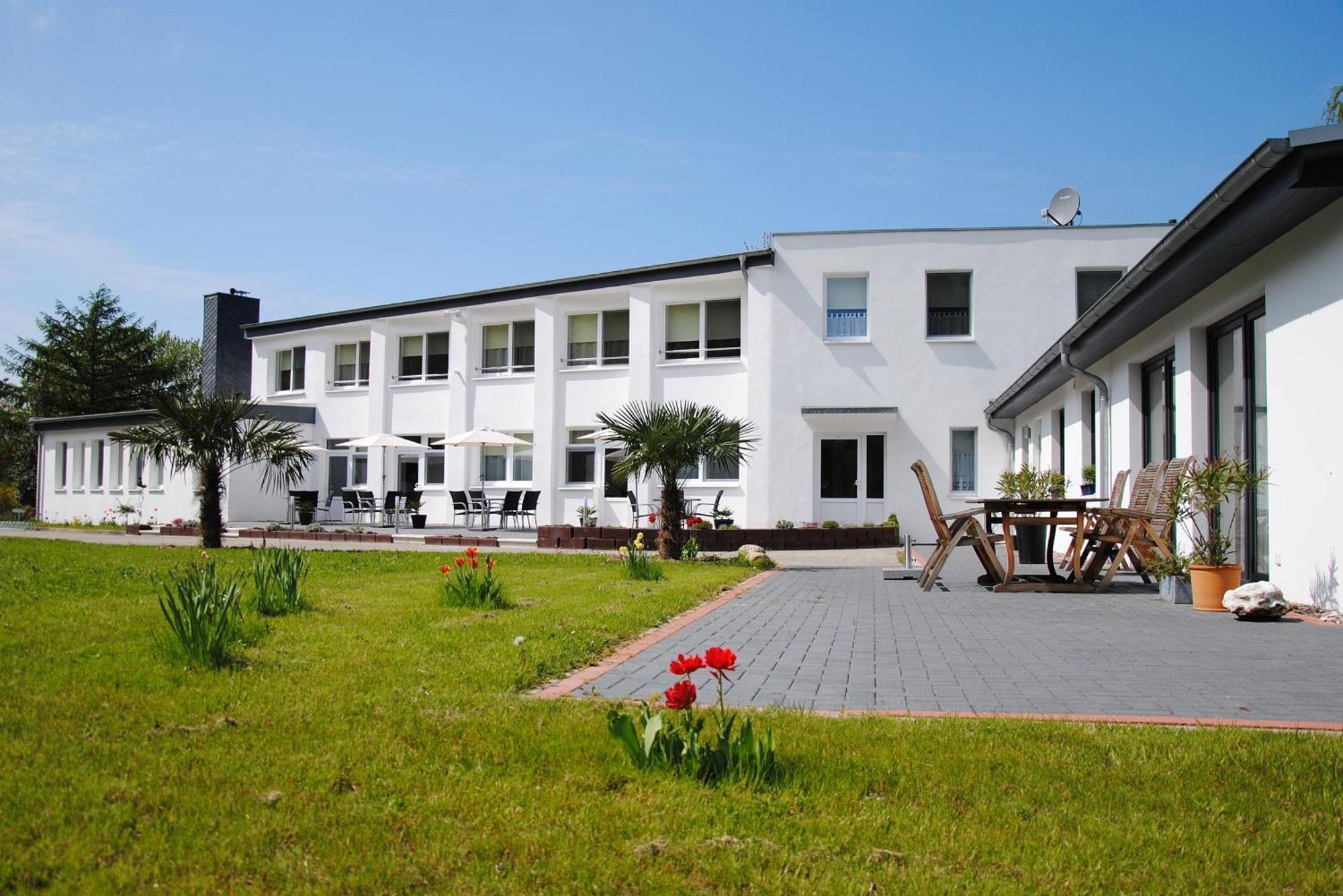 Appartementanlage-Ferienwohnungen Weisse Moewe Sassnitz Exterior photo